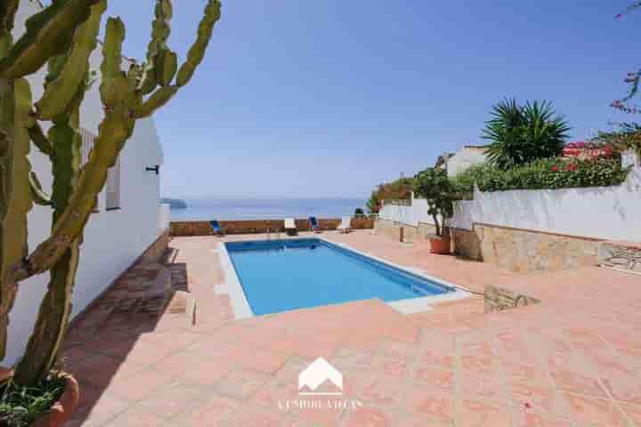 House for sale in Las Palomas