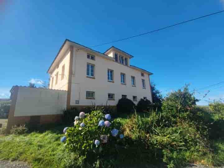 House for sale in Luarca