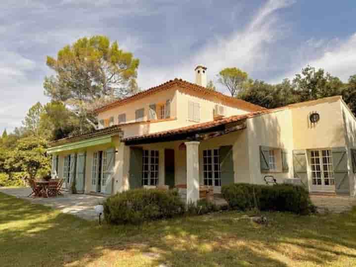 House for sale in Montauroux