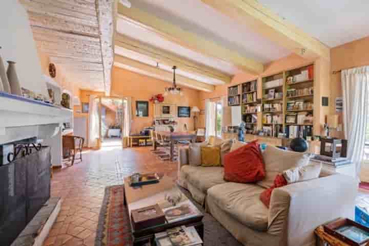 House for sale in Cotignac