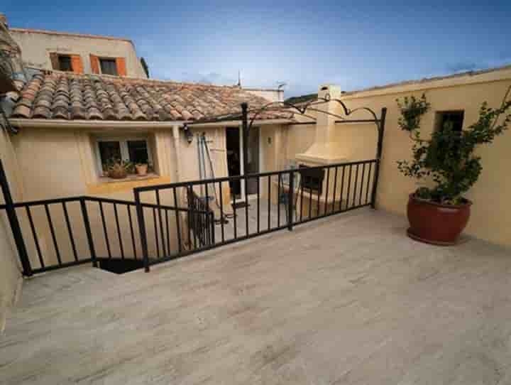 House for sale in Cadenet