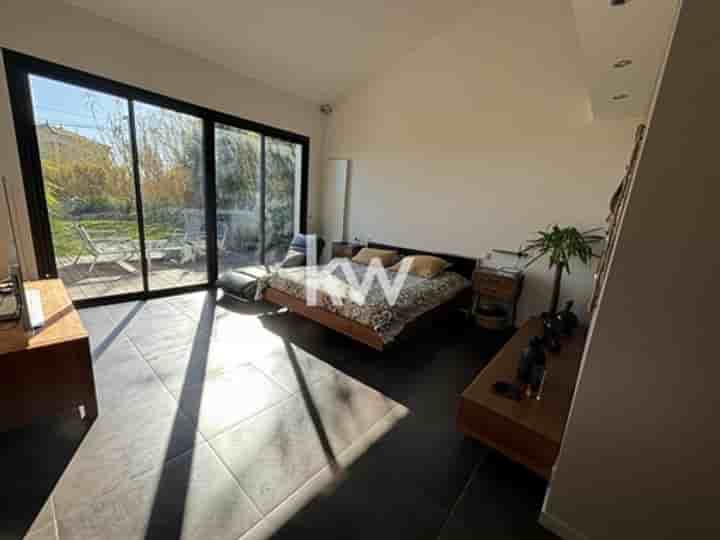 House for sale in Saint-Drézéry