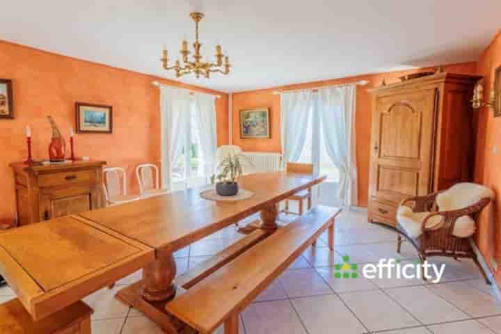 House for sale in Saint-Pierre-de-Chandieu