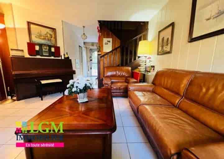 House for sale in Vitrolles