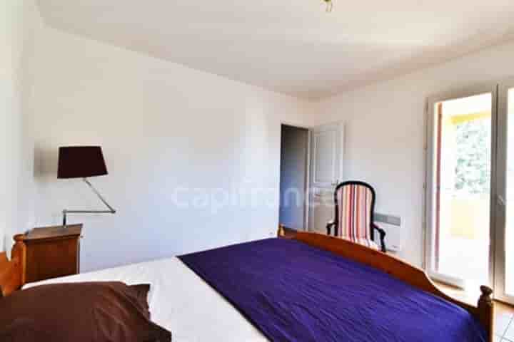 House for sale in Saint-Cannat