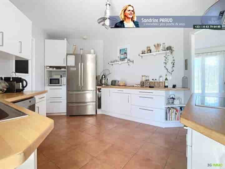 House for sale in Saint-Seurin-sur-lIsle