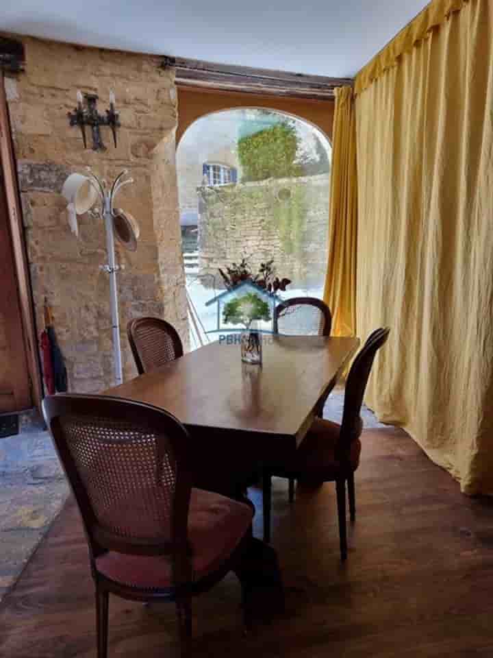 House for sale in Salignac-Eyvigues