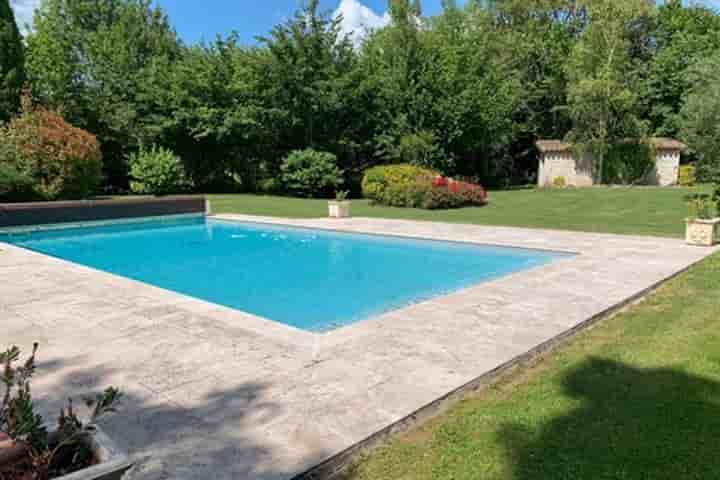 House for sale in Fauroux