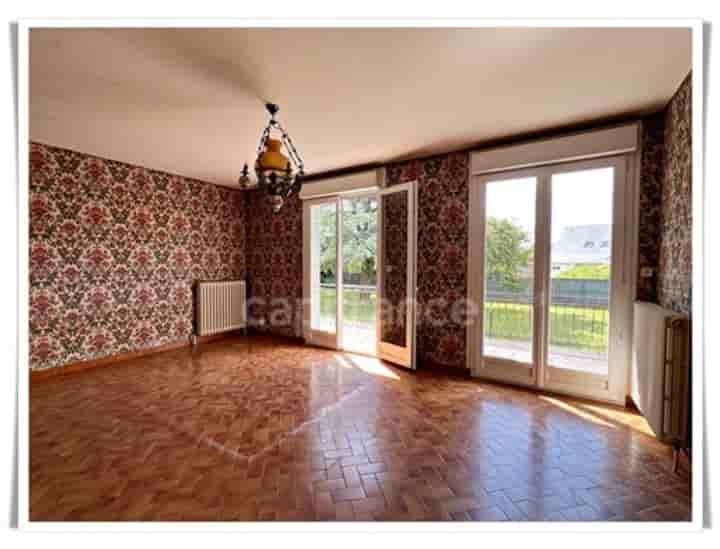 House for sale in Noyal-Pontivy