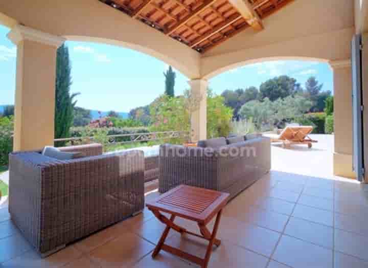 House for sale in Villelaure