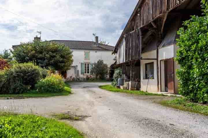 Haus zum Verkauf in Pinel-Hauterive