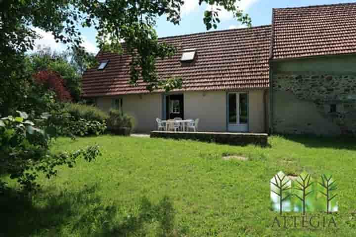 House for sale in Genouillac