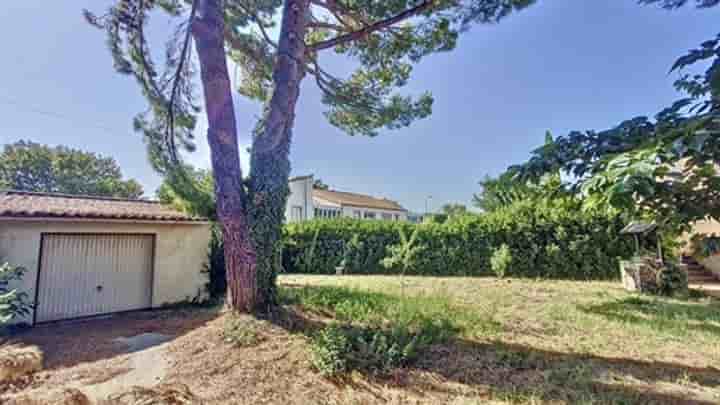 House for sale in Marguerittes