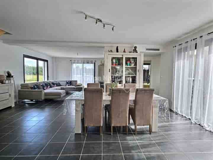 House for sale in Saint-Etienne-de-Tulmont