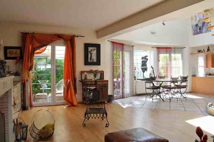 House for sale in Les Lilas