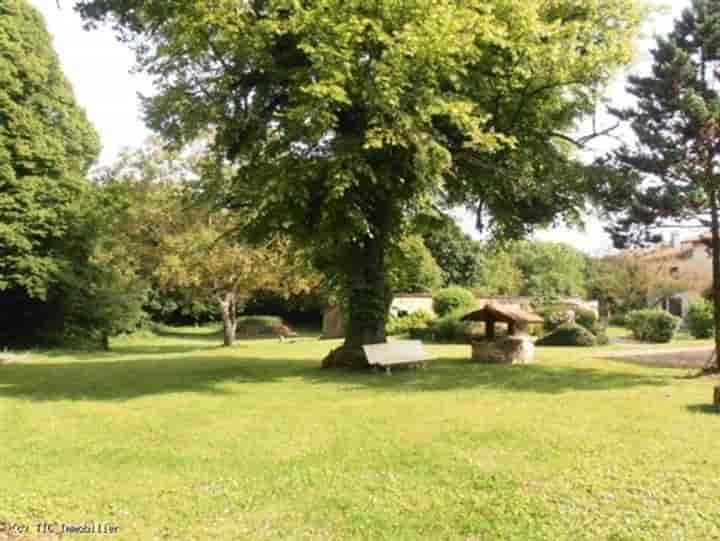 House for sale in Sauzé-Vaussais