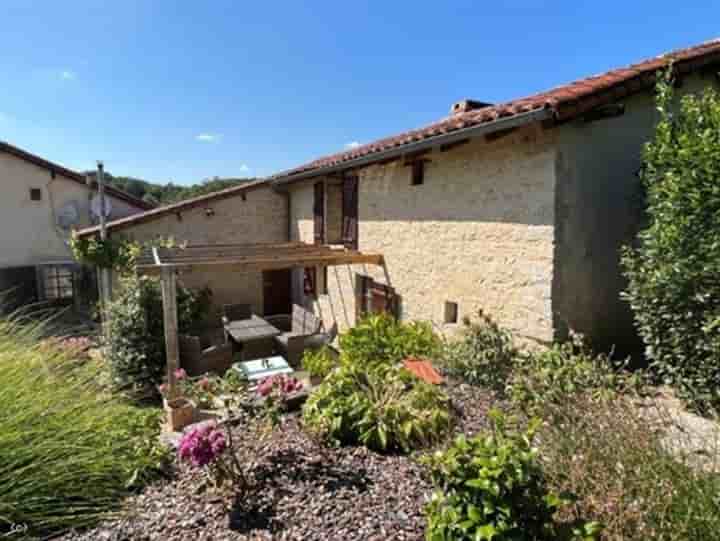 Casa en venta en Nanteuil-en-Vallée