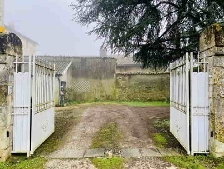 Haus zum Verkauf in Ruffec