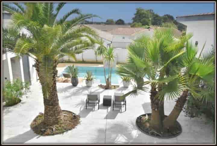 House for sale in Bayonne
