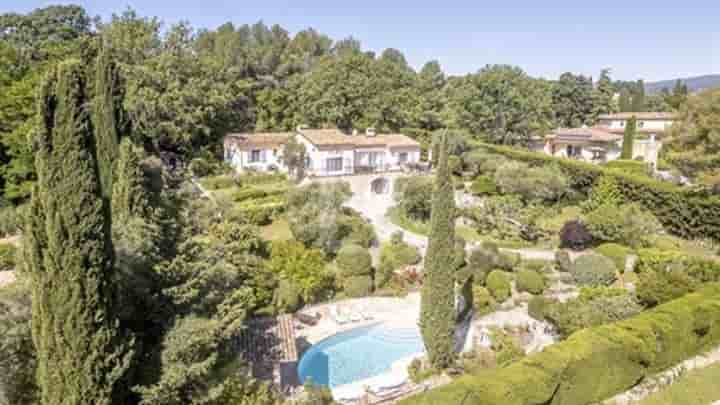 Casa in vendita a Valbonne