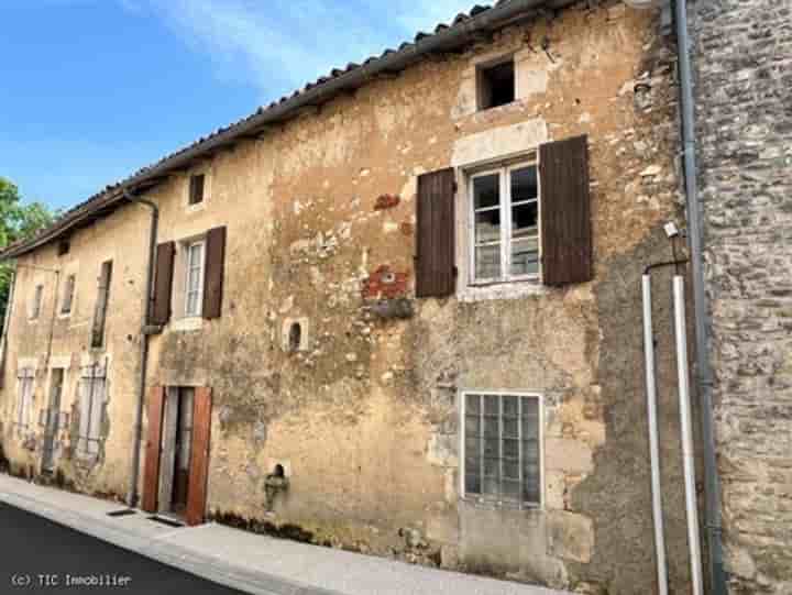 House for sale in Nanteuil-en-Vallée