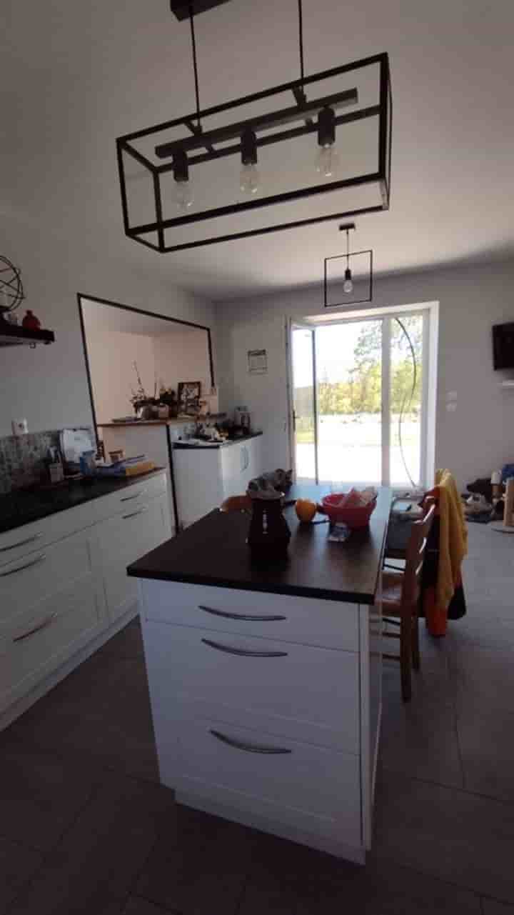 Autre à vendre à Yzeures-sur-Creuse