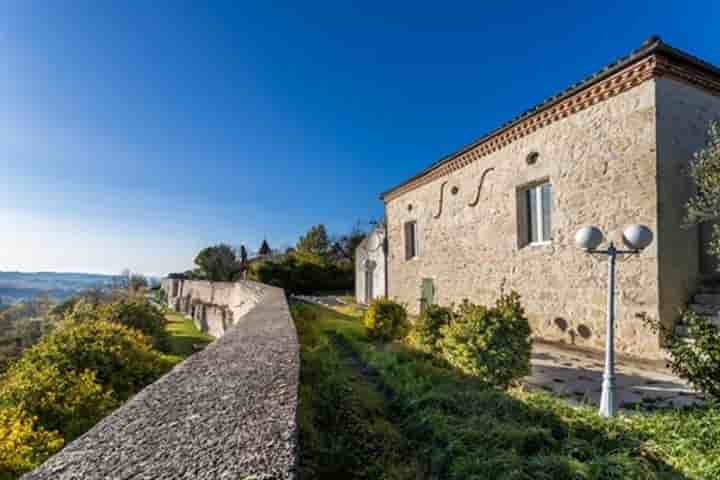 House for sale in Agen