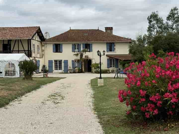 Haus zum Verkauf in Mirande