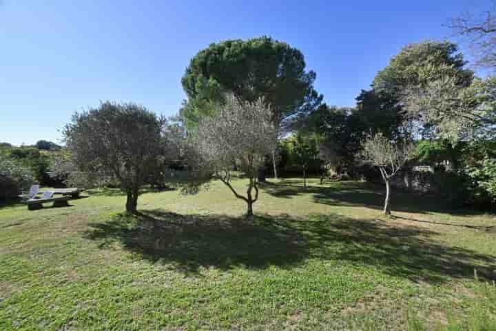 House for sale in Uzès