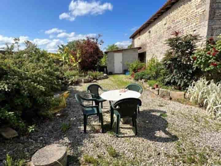 Casa en venta en Nanteuil-en-Vallée