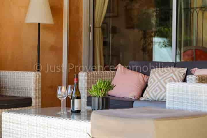 House for sale in Caromb