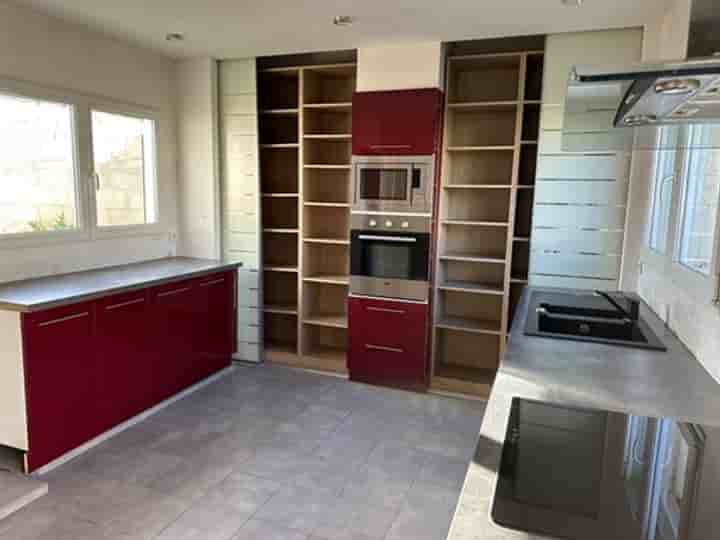 House for sale in Agen