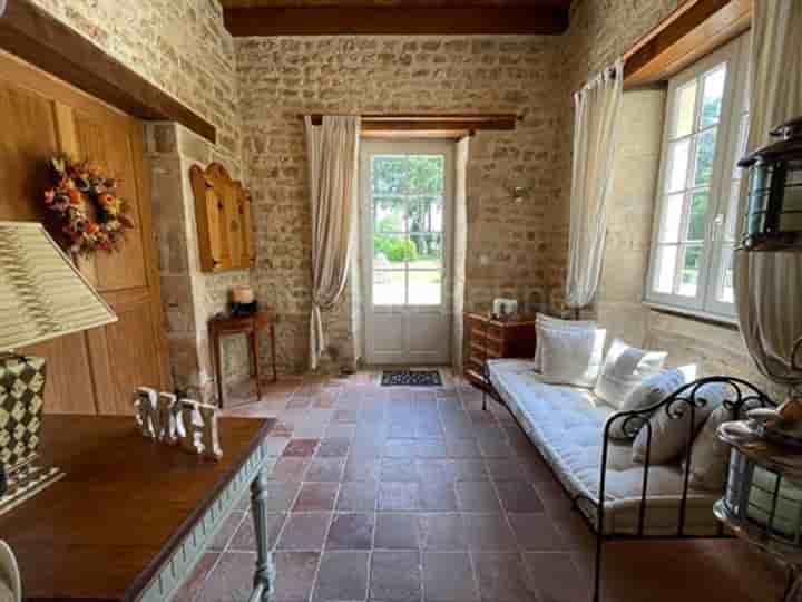 House for sale in Sauzé-Vaussais