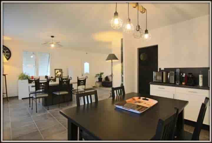 House for sale in Noyant