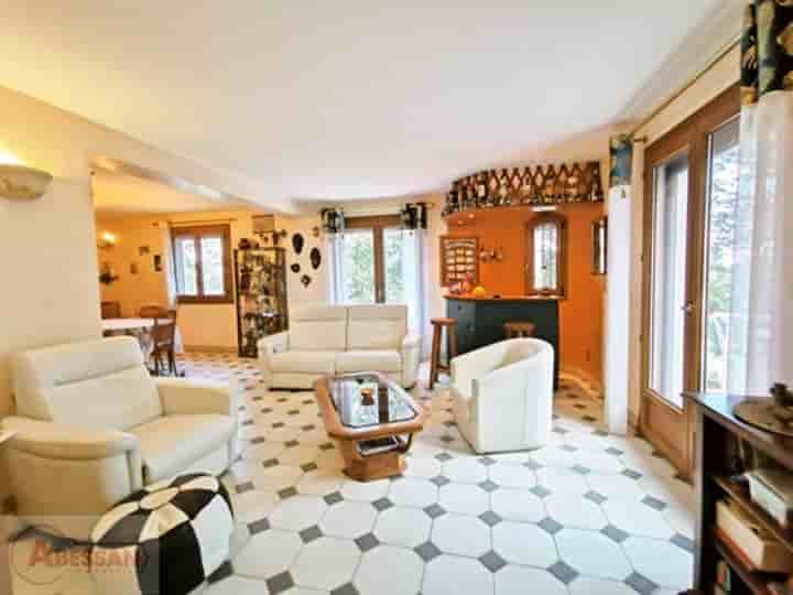 House for sale in Bagard