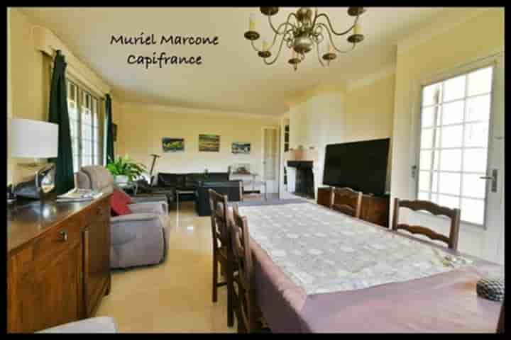 House for sale in Lourmarin