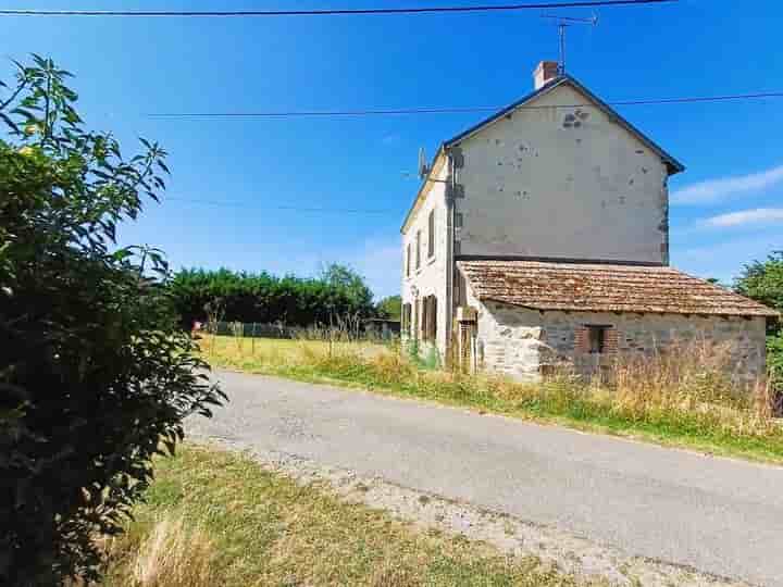 Hus till salu i Saint-Maurice-près-Pionsat