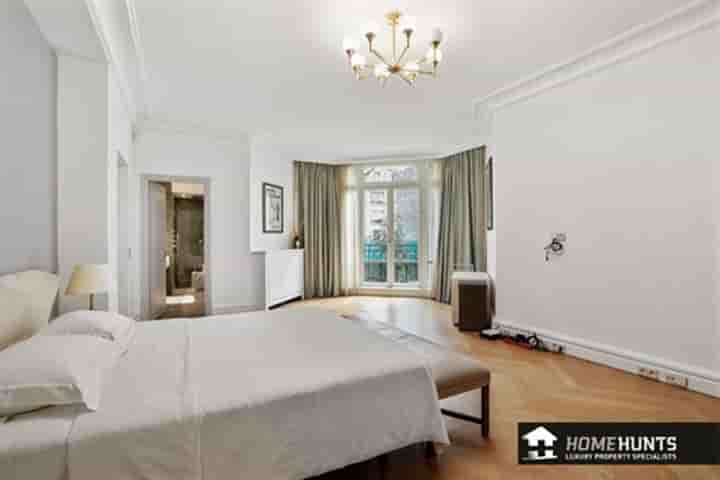 Apartment for sale in Paris