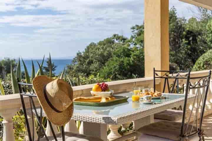 House for sale in Saint-Raphaël