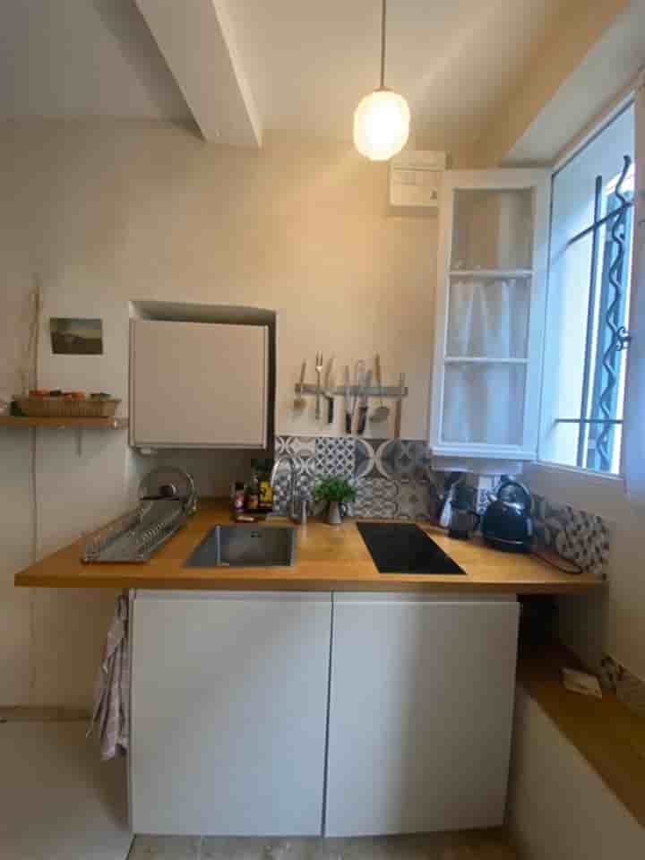 House for sale in Arles