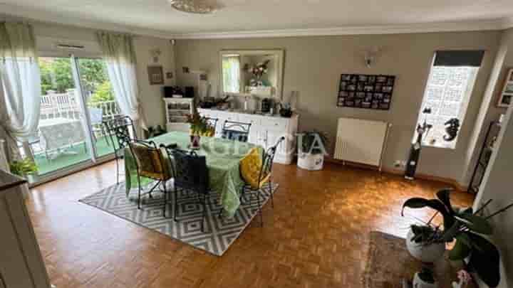 House for sale in Pontault-Combault