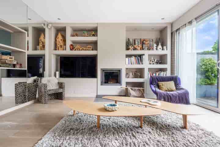 Other for sale in Suresnes