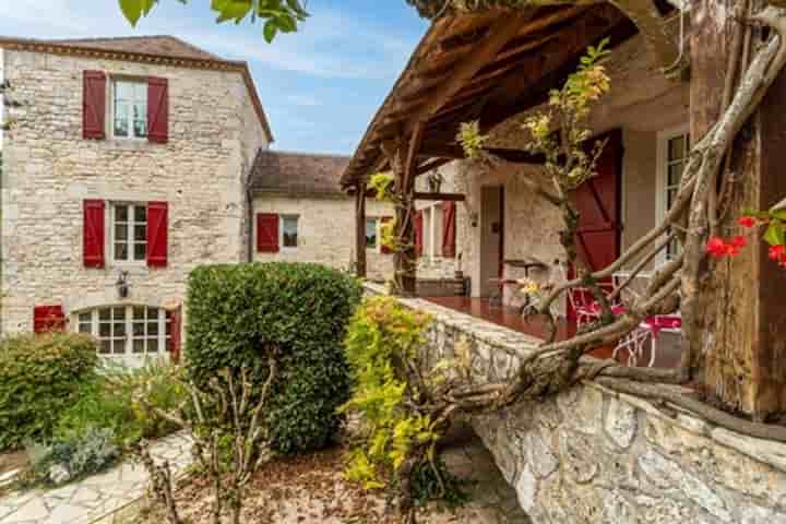 House for sale in Auradou