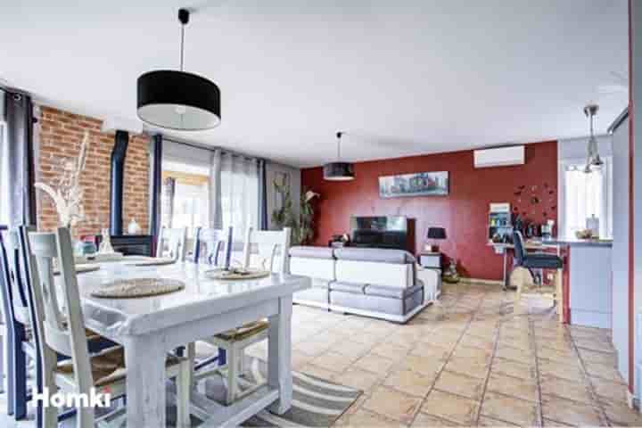 House for sale in Ornaisons