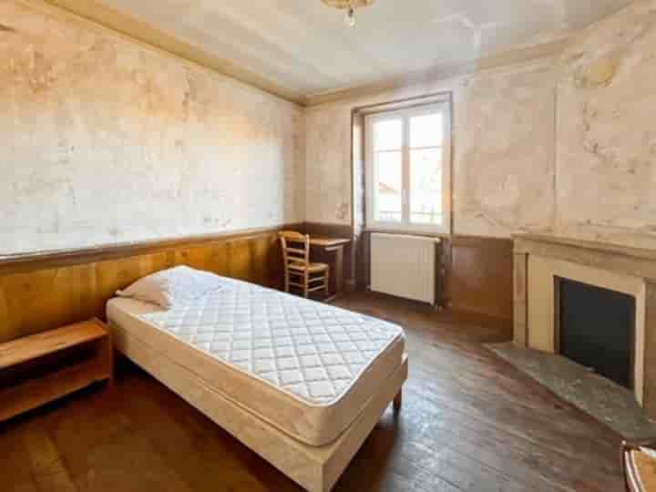 House for sale in Cluny