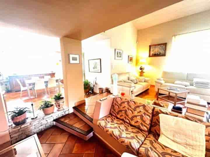 House for sale in Arles