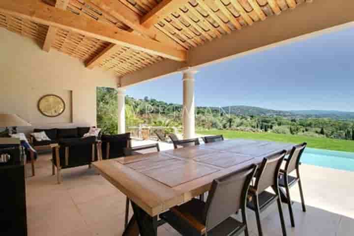 House for sale in Montauroux