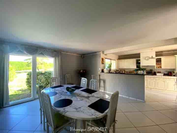 House for sale in Laroque-Timbaut