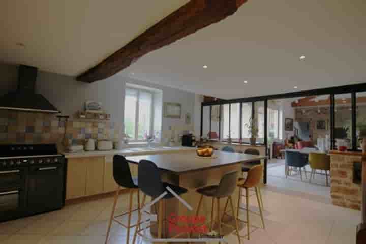 House for sale in Cluny