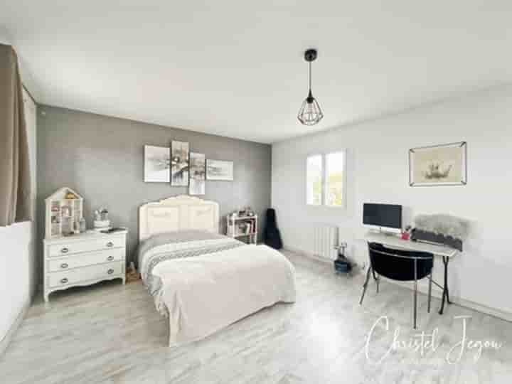 House for sale in Nieul-sur-Mer